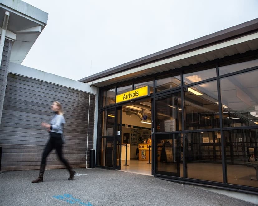 Arrivals_Entrance-min.jpg